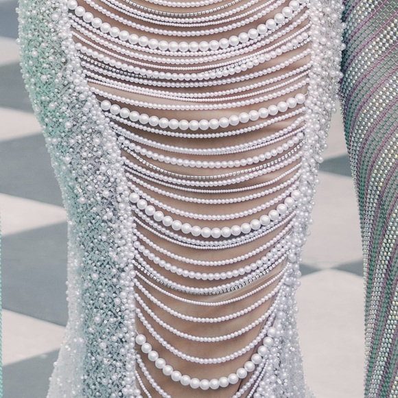 Custom Pearl and Sequin open back - Picture 5 of 5